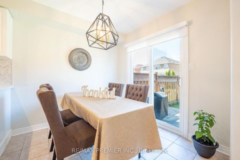 Photo 8 at 22 Laura Sabrina Drive, Sonoma Heights, Vaughan
