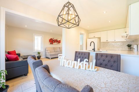 Photo 9 at 22 Laura Sabrina Drive, Sonoma Heights, Vaughan