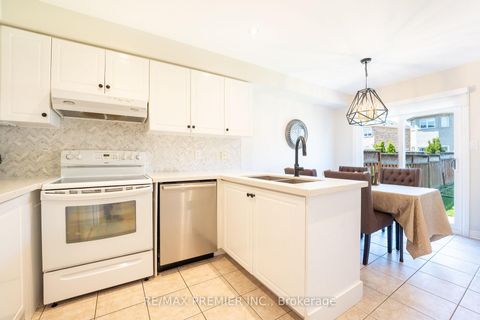Photo 12 at 22 Laura Sabrina Drive, Sonoma Heights, Vaughan