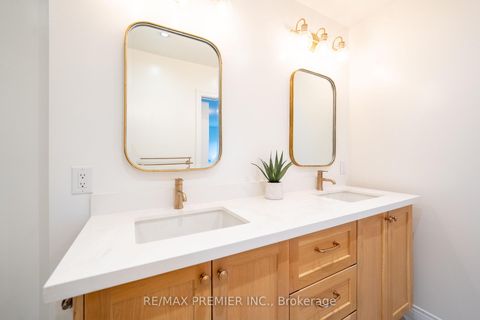 Photo 16 at 22 Laura Sabrina Drive, Sonoma Heights, Vaughan