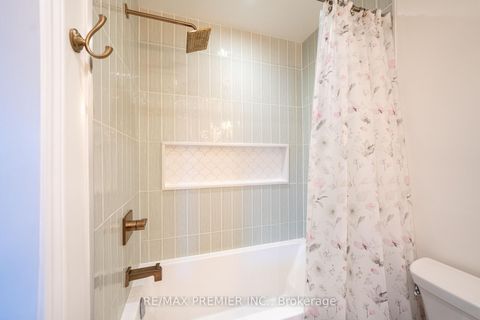Photo 17 at 22 Laura Sabrina Drive, Sonoma Heights, Vaughan