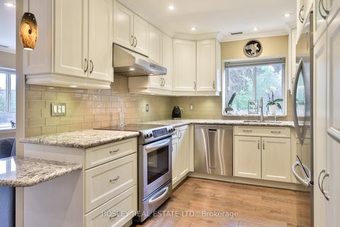 Photo 8 at 203 - 1387 Bayview Avenue, Leaside, Toronto