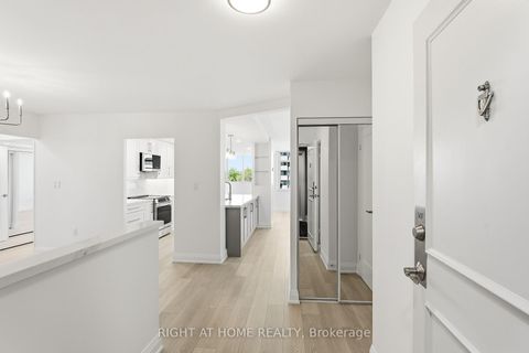 Photo 3 at 507 - 90 Fisherville Road, Branson, Toronto