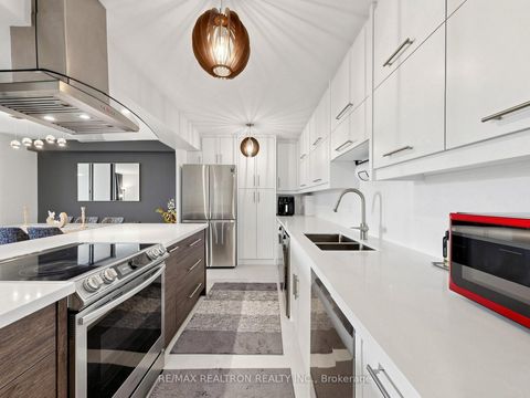 Photo 2 at 402 - 100 Canyon Avenue, Bathurst Manor, Toronto