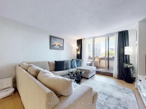 Photo 5 at 402 - 100 Canyon Avenue, Bathurst Manor, Toronto