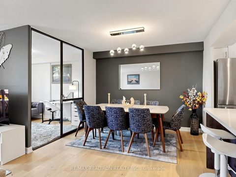 Photo 10 at 402 - 100 Canyon Avenue, Bathurst Manor, Toronto