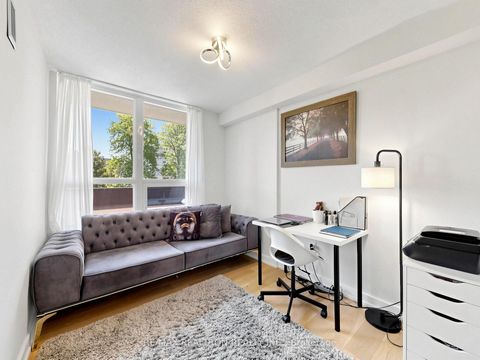 Photo 11 at 402 - 100 Canyon Avenue, Bathurst Manor, Toronto