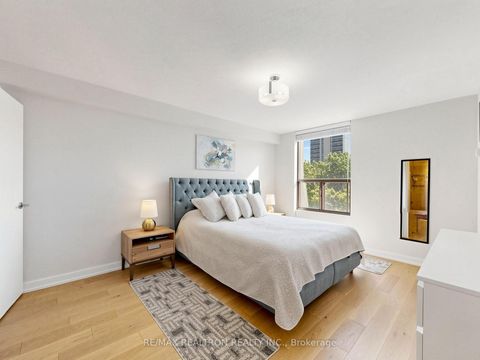 Photo 13 at 402 - 100 Canyon Avenue, Bathurst Manor, Toronto