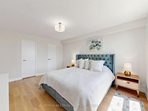 Photo 15 at 402 - 100 Canyon Avenue, Bathurst Manor, Toronto