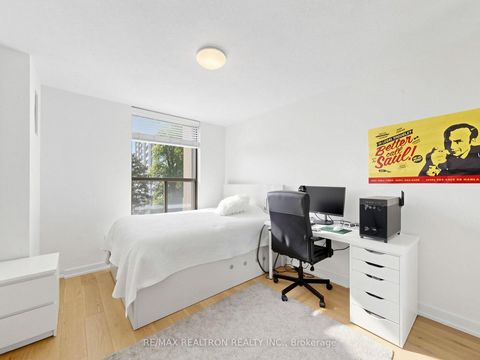 Photo 18 at 402 - 100 Canyon Avenue, Bathurst Manor, Toronto