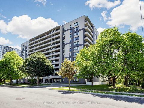 Photo 25 at 402 - 100 Canyon Avenue, Bathurst Manor, Toronto