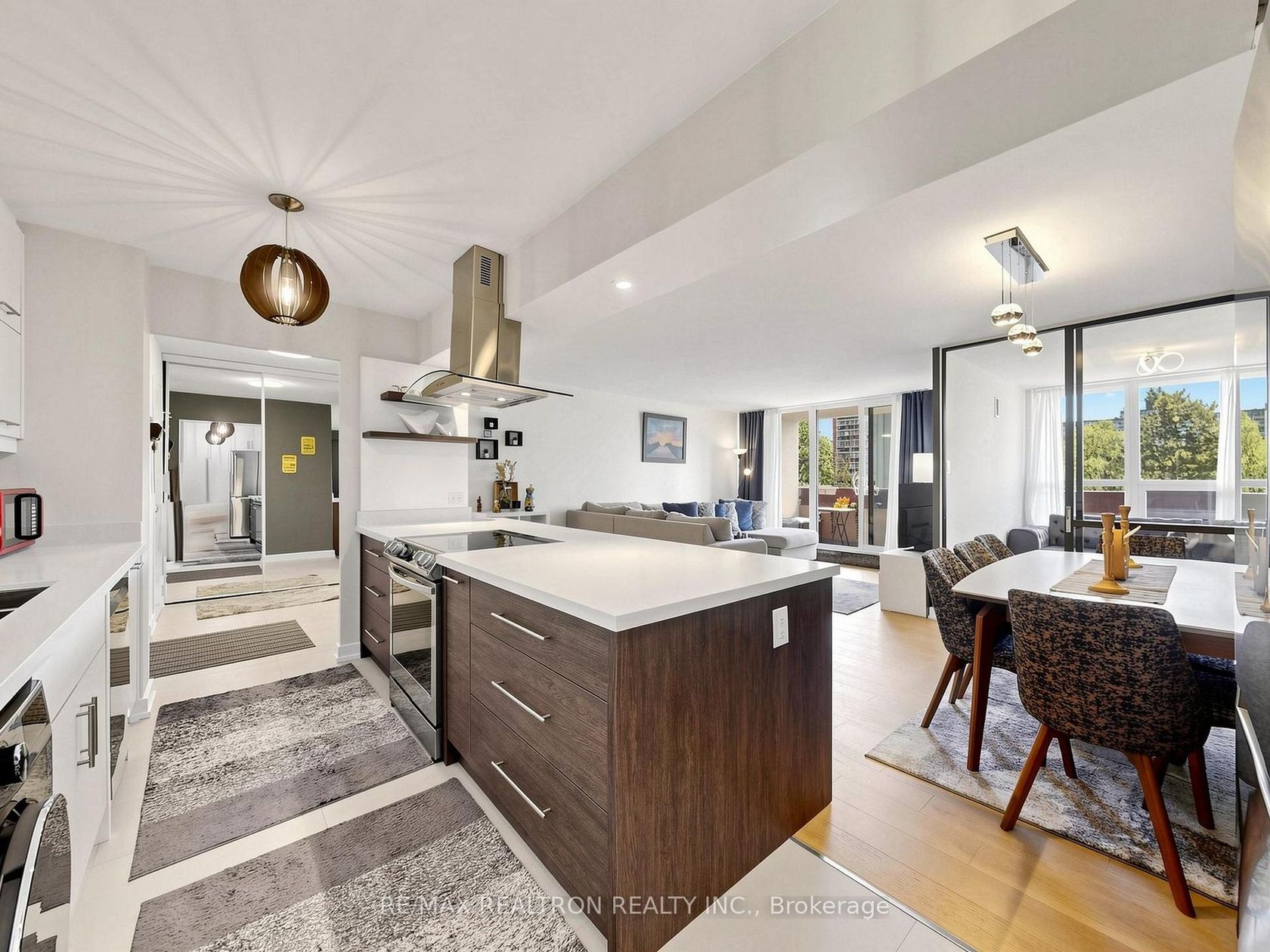 402 - 100 Canyon Avenue, Bathurst Manor, Toronto 