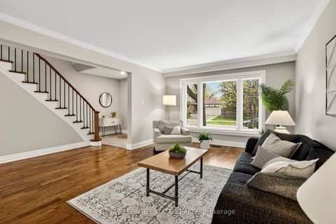 Photo 5 at 16 Elkwood Drive, Centennial Scarborough, Toronto