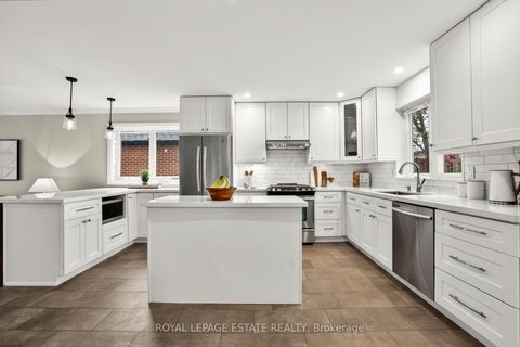Photo 11 at 16 Elkwood Drive, Centennial Scarborough, Toronto