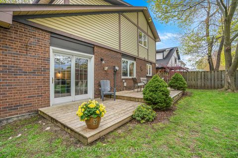 Photo 37 at 16 Elkwood Drive, Centennial Scarborough, Toronto