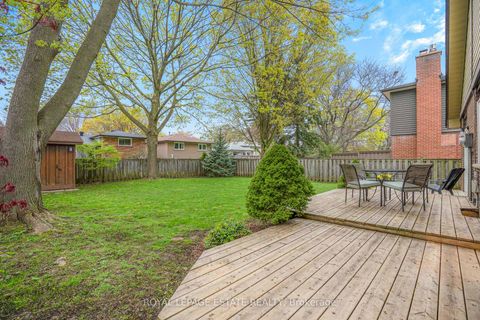 Photo 38 at 16 Elkwood Drive, Centennial Scarborough, Toronto
