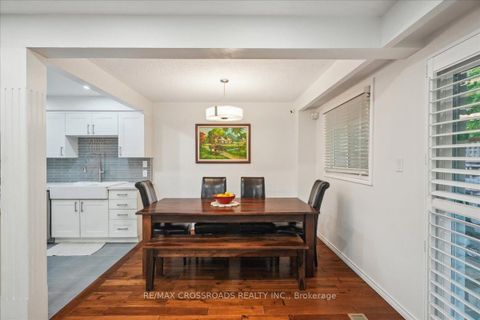 Photo 7 at 43 - 121 L'Amoreaux Drive, L'Amoreaux, Toronto