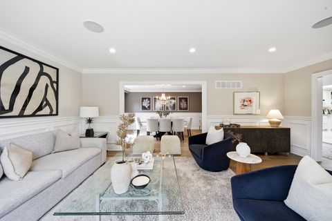 Photo 6 at 122 Cassandra Boulevard, Donalda, Toronto