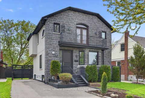 Photo 2 at 12 Willowhurst Crescent, Maryvale, Toronto