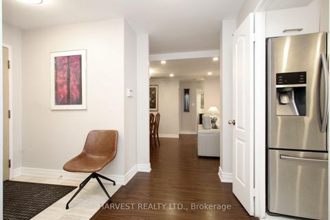 Photo 6 at 1402 - 7 Townsgate Drive, Yorkhill, Vaughan