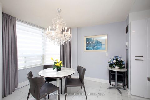 Photo 12 at 1402 - 7 Townsgate Drive, Yorkhill, Vaughan