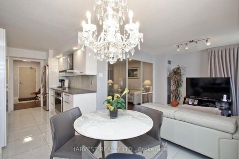Photo 13 at 1402 - 7 Townsgate Drive, Yorkhill, Vaughan