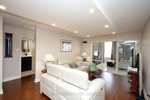 Photo 20 at 1402 - 7 Townsgate Drive, Yorkhill, Vaughan