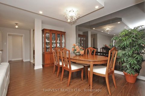 Photo 23 at 1402 - 7 Townsgate Drive, Yorkhill, Vaughan