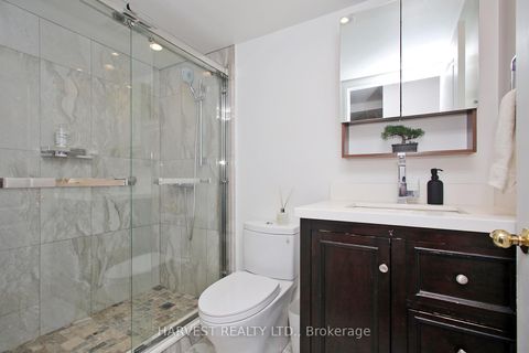 Photo 25 at 1402 - 7 Townsgate Drive, Yorkhill, Vaughan