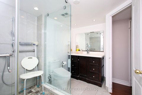 Photo 28 at 1402 - 7 Townsgate Drive, Yorkhill, Vaughan