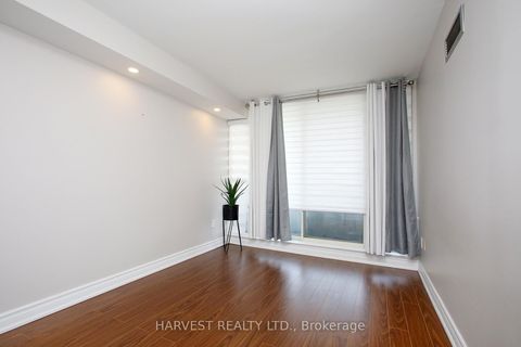 Photo 29 at 1402 - 7 Townsgate Drive, Yorkhill, Vaughan