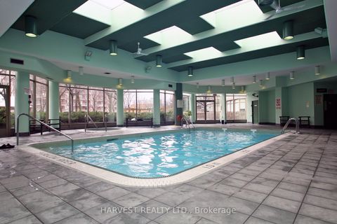 Photo 32 at 1402 - 7 Townsgate Drive, Yorkhill, Vaughan
