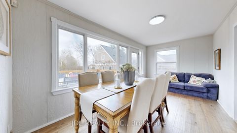 Photo 12 at 11 Red Robin Road, Historic Lakeshore Communities, Georgina