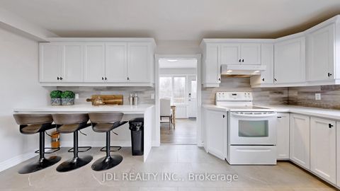 Photo 15 at 11 Red Robin Road, Historic Lakeshore Communities, Georgina