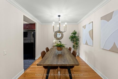 Photo 6 at 307 - 2 Edith Drive, Eglinton, Toronto