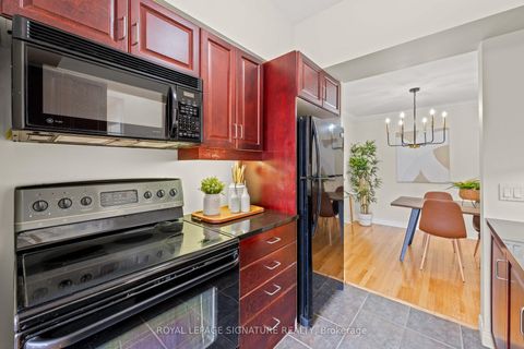 Photo 14 at 307 - 2 Edith Drive, Eglinton, Toronto