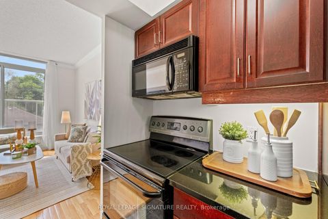 Photo 15 at 307 - 2 Edith Drive, Eglinton, Toronto