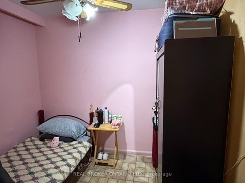 Photo 3 at 306 - 921 Midland Avenue, Eglinton East, Toronto