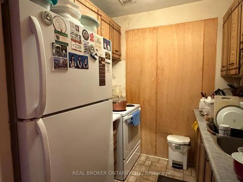 Photo 6 at 306 - 921 Midland Avenue, Eglinton East, Toronto