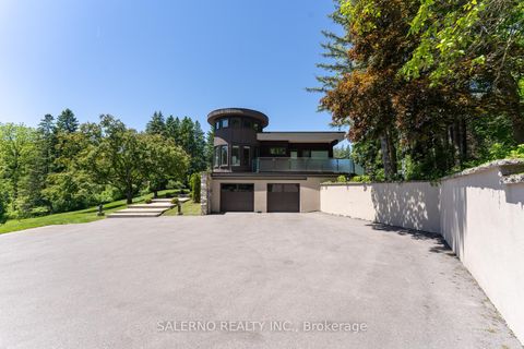 Photo 2 at 290 Kingscross Drive, King City, King