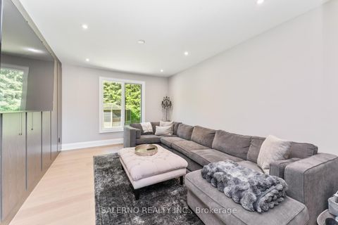 Photo 6 at 290 Kingscross Drive, King City, King