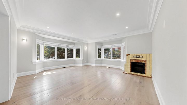 Photo 5 at 3 Oakwood Place, Westdale, Hamilton