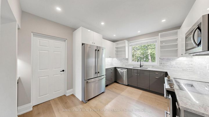 Photo 9 at 3 Oakwood Place, Westdale, Hamilton