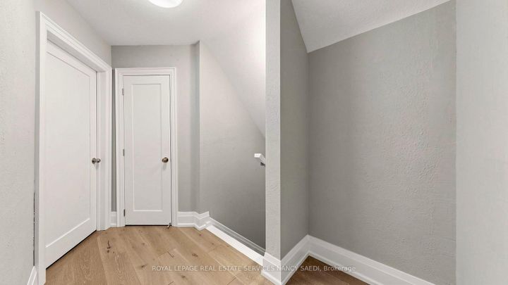 Photo 14 at 3 Oakwood Place, Westdale, Hamilton