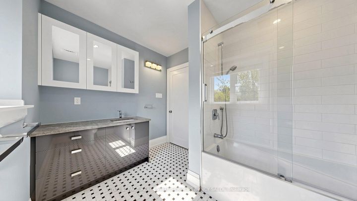 Photo 18 at 3 Oakwood Place, Westdale, Hamilton