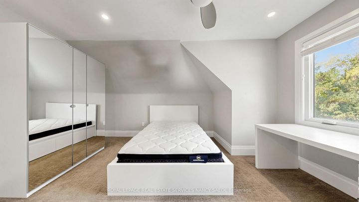 Photo 20 at 3 Oakwood Place, Westdale, Hamilton