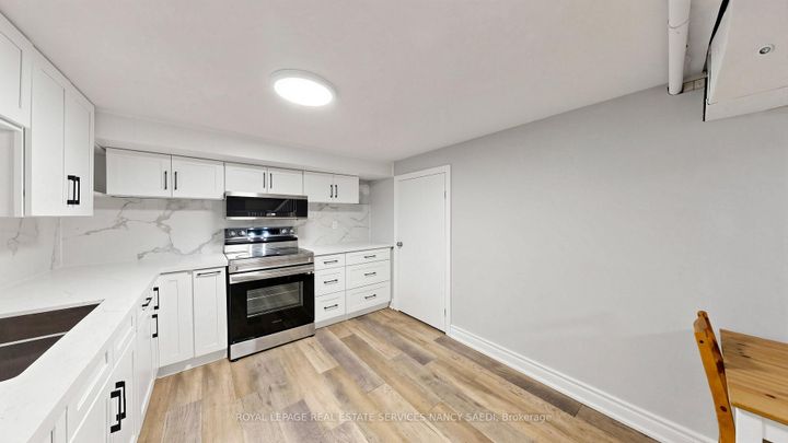 Photo 32 at 3 Oakwood Place, Westdale, Hamilton