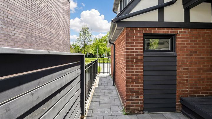 Photo 44 at 3 Oakwood Place, Westdale, Hamilton