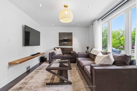 Photo 6 at 3 Snaresbrook Drive, Kipling, Toronto