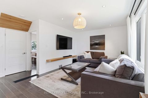 Photo 7 at 3 Snaresbrook Drive, Kipling, Toronto